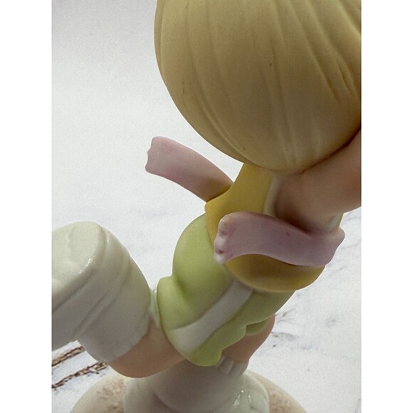 Precious Moments 2005 "Walk Run Empower" #4001662 Breast Cancer fighter, Y-ME - Picture 9 of 9